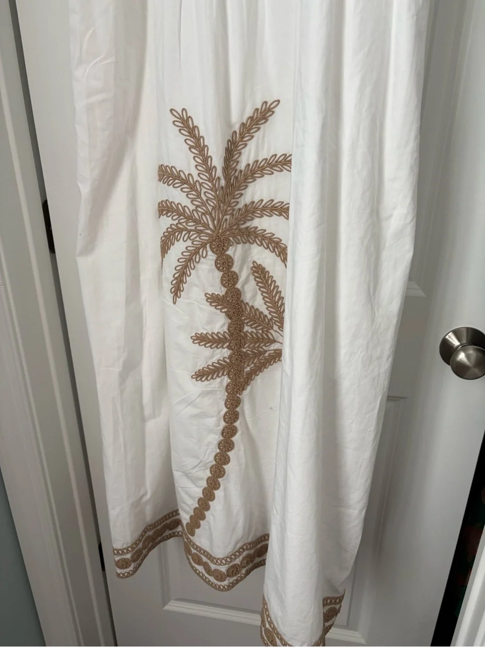 White Embroidered Maxi Dress - Women (with pockets) - Picture 4 of 8